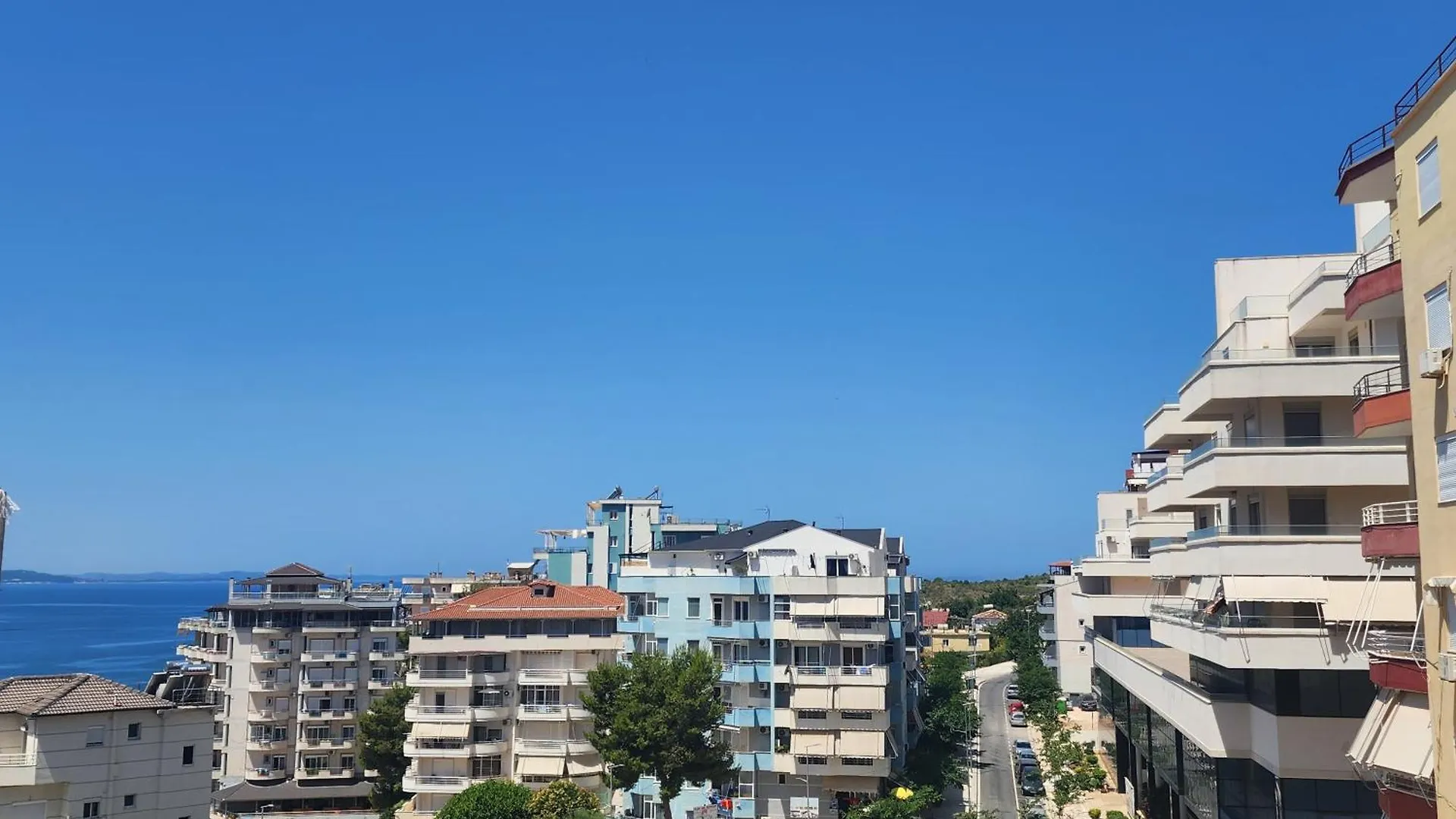 Holiday Sea View Apartment Sarande